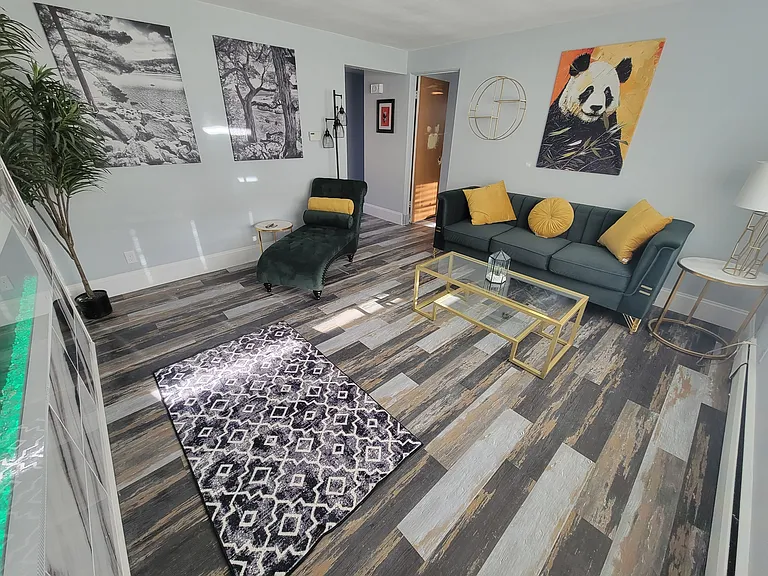405 S Railroad St #3 — Photo 10