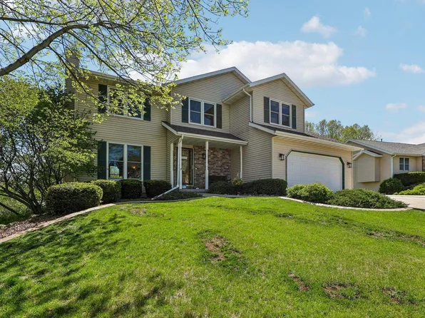 422 Oakwood Drive, Oregon, WI 53575