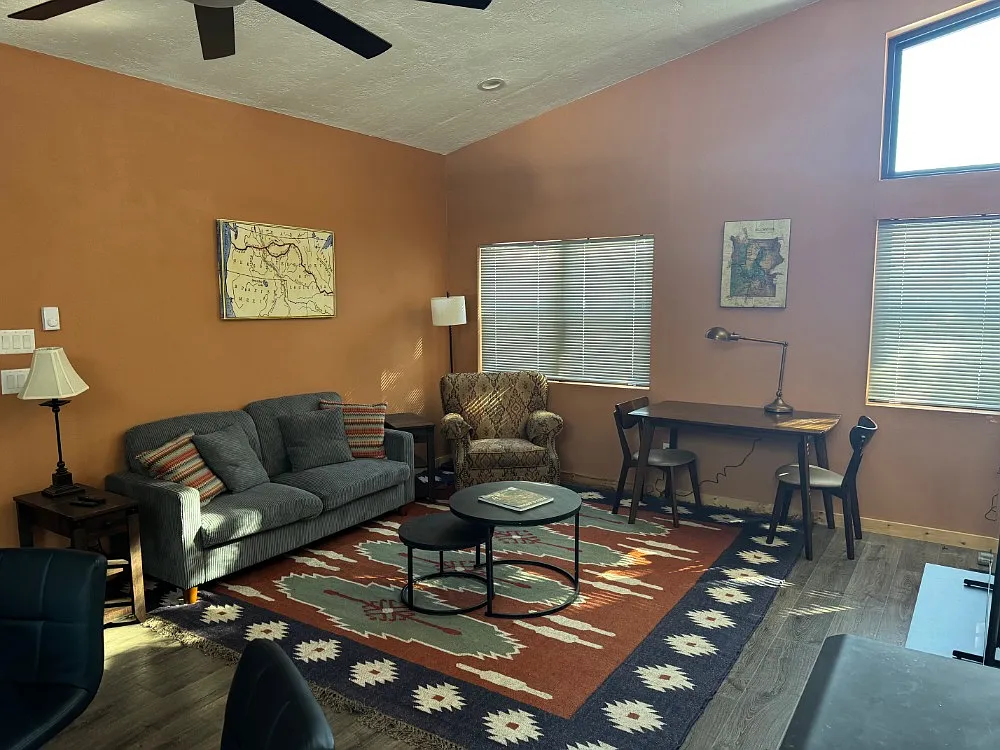 87 Pine Hollow Ct — Photo 2