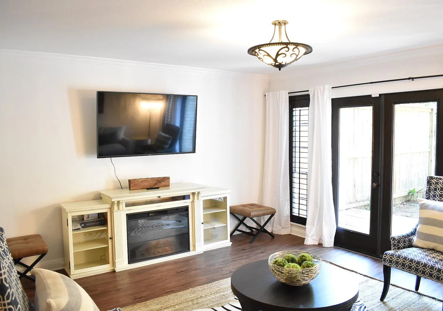 2 bed, 2.5 bath, 1226 sqft, $2,100 — Photo 3