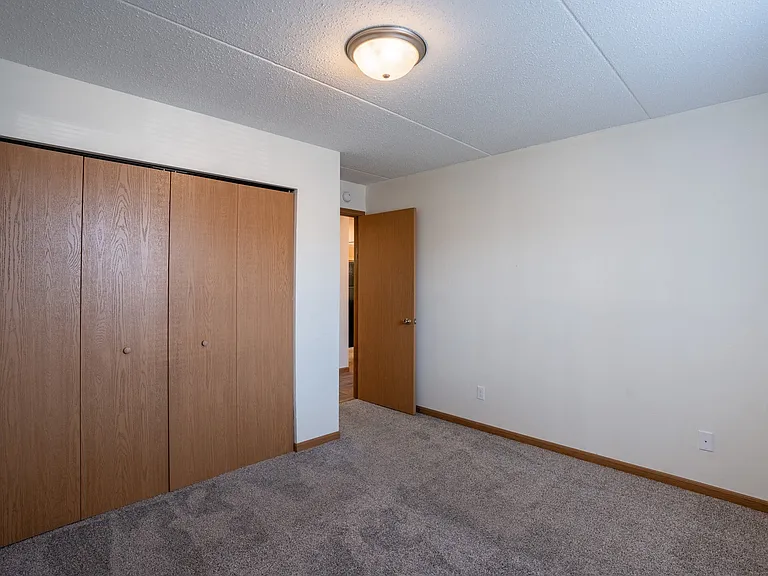 Fargo, ND Bella Vista Apartments | Bedroom