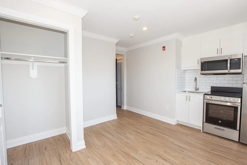 81 Empire Street - 3 — Photo 4