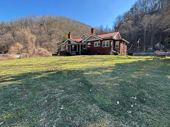 3rd image of 501 Kanawha Falls Rd