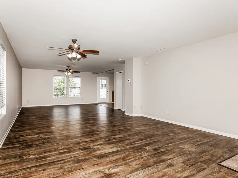 10926 Spirit Dr — Photo 4