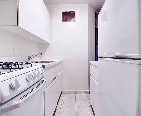 Rented by Urbane Brokerage | media 7