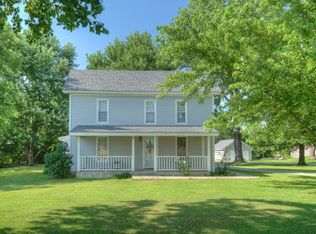 10943 Oak Rd, Carthage, MO 64836