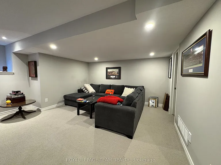 1162 Beckett Cres — Photo 13