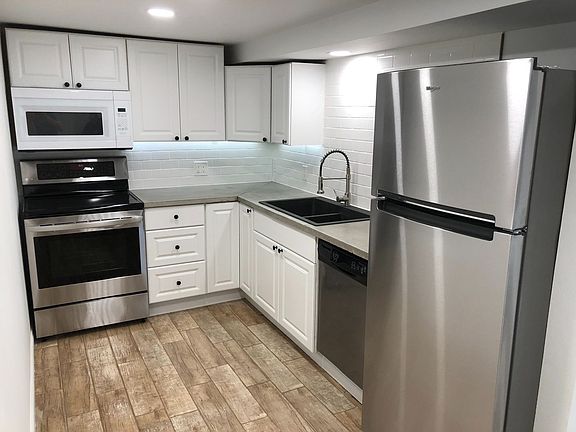 4th image of 1622 Turner St APT D