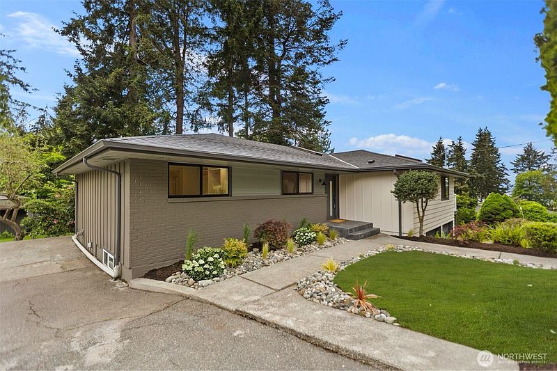 4th image of 16858 76th Avenue W