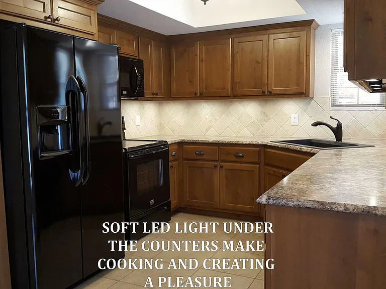 2804 E El Paso St — Photo 4