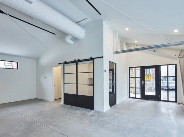 329 Catherine St #1, Ottawa, ON K1R 5T3