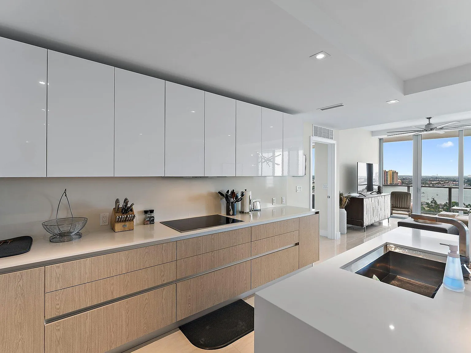 2 bed, 2.0 bath, 1620 sqft, $15,000 — Photo 4