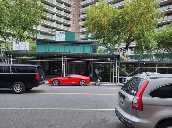 61-25 97 Street #2H, Rego Park, NY 11374