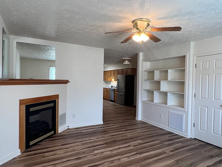 1046 Bridge Ave — Photo 4
