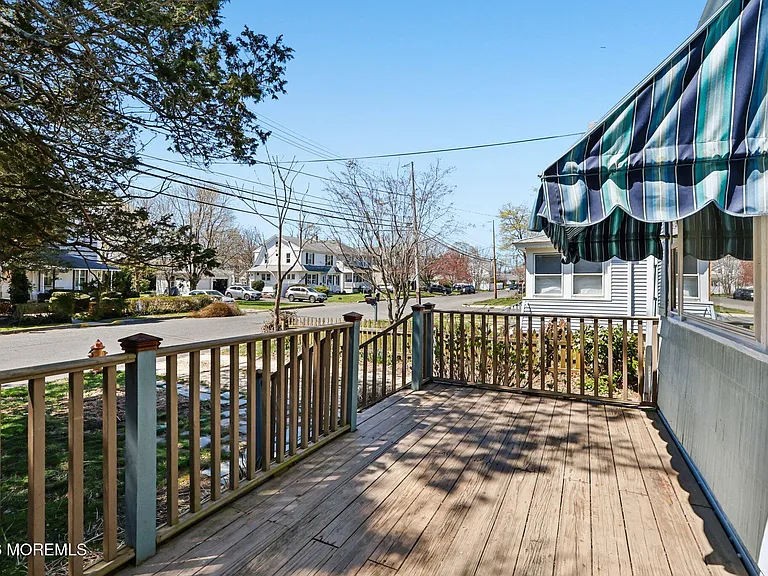 15 Woolley Ave — Photo 2