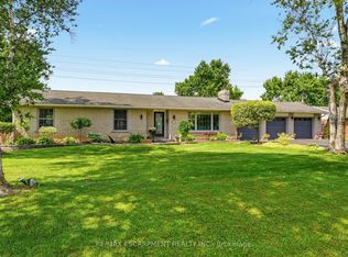 18 Fireside Dr, Hamilton, ON L8N2Z7