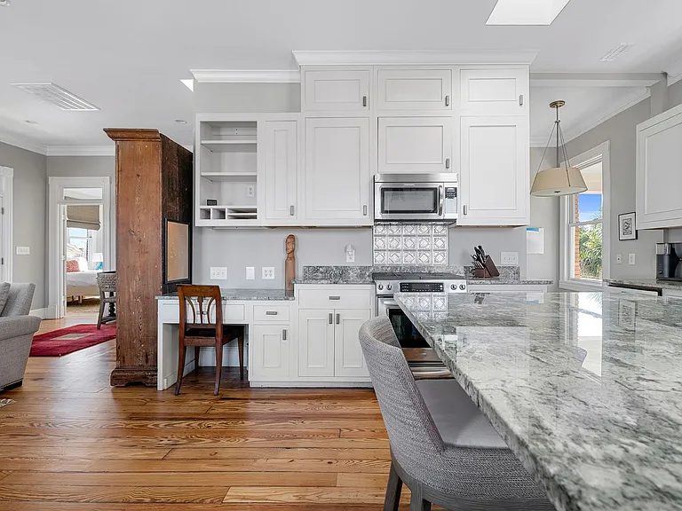 703 King St #B — Photo 14