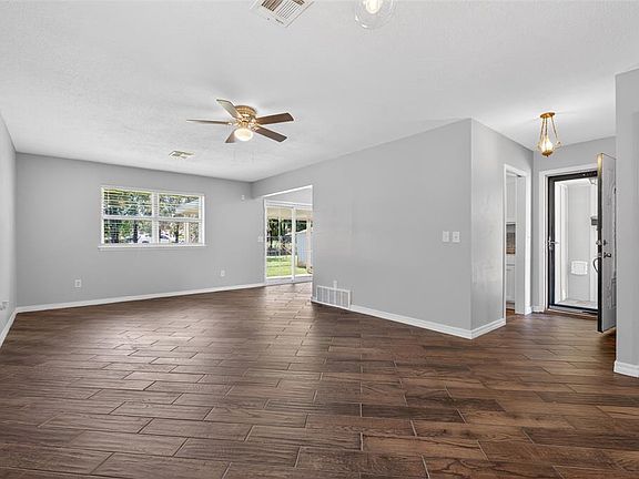 4th image of 6748 NW 52nd St