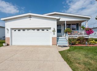 3350 Evergreen Ln, Park City, IL 60085