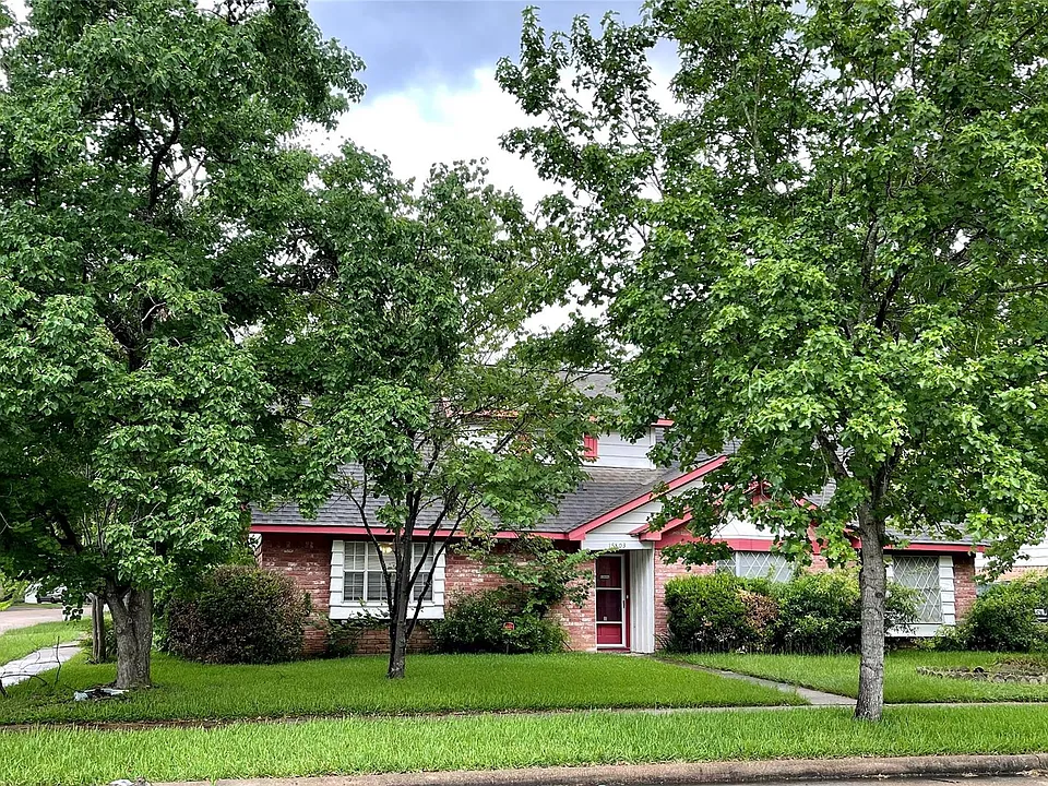 15803 Baytree Dr