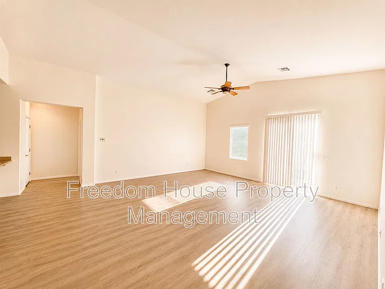 6451 Goodale St — Photo 9