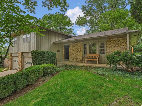 3430 Camelback Pl, Lawrence, KS 66047