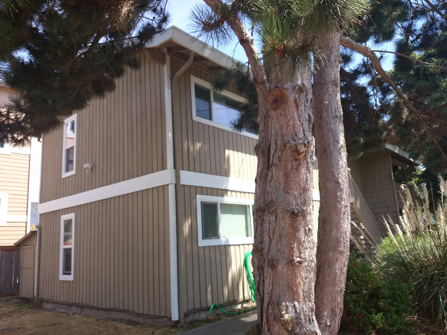 3057 62nd Ave SW photo 1