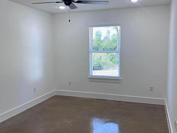 5th image of 521 County Road 1147 N