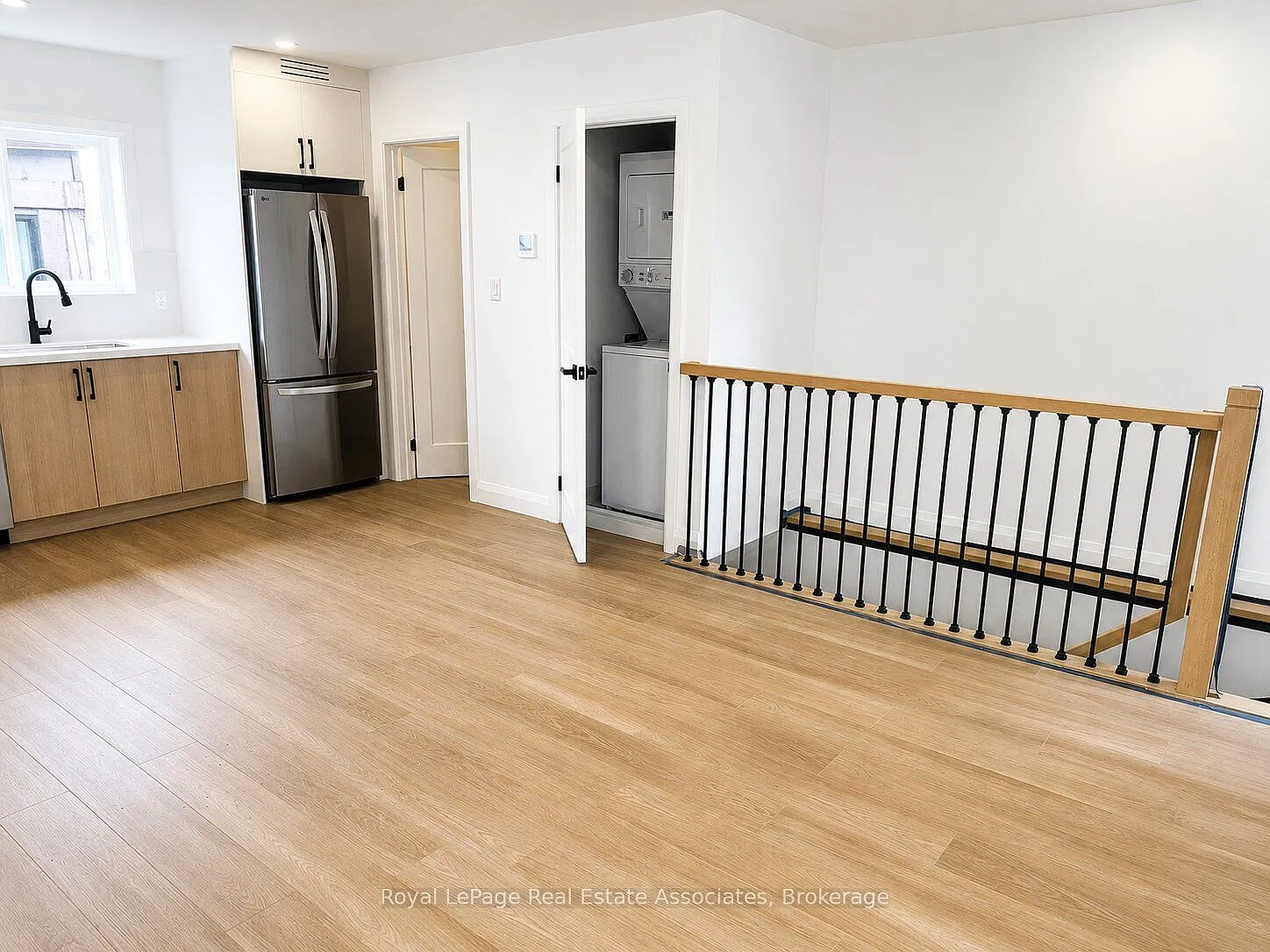 17 White Ave — Photo 2