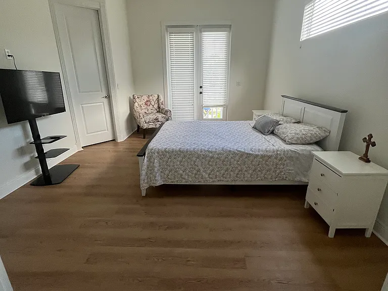 28 E Rosevear St — Photo 18
