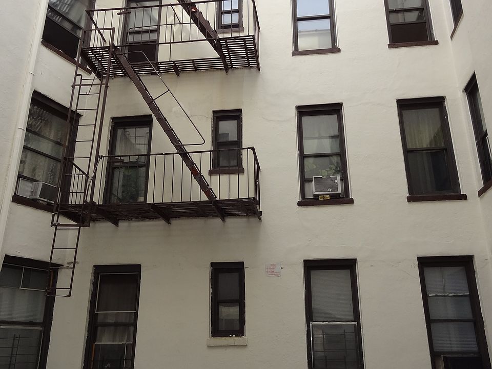 2nd image of 6614 Woodside Ave