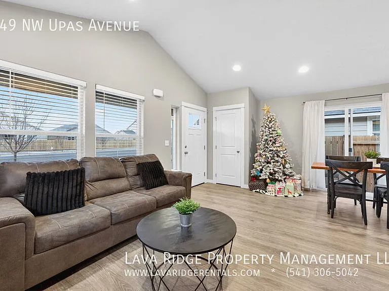 949 NW Upas Ave — Photo 7