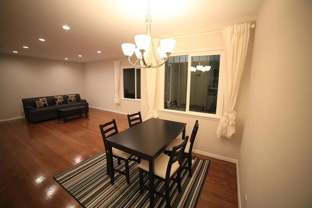 2 bed, 756 sqft, $2,650 — Photo 1