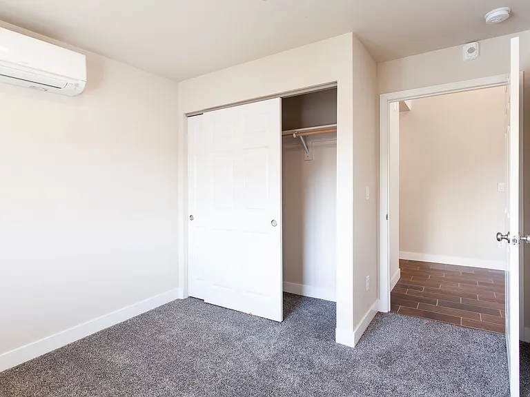 Lakeside Apartments — Photo 46
