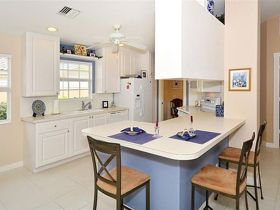 4th image of 7545 Pesaro Dr