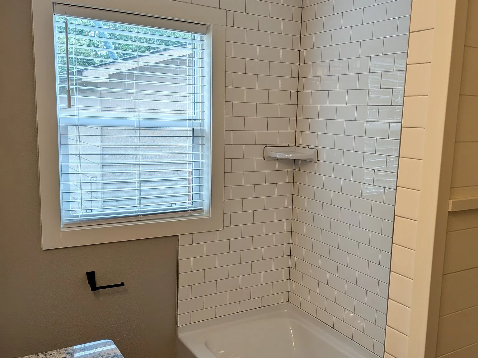 3 bed, 1075 sqft, $1,650 — Photo 4