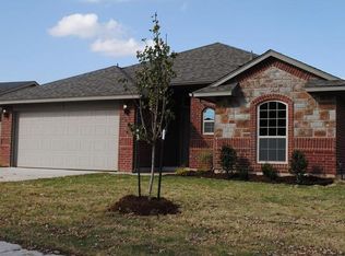 1517 SE 7th St, Moore, OK 73160