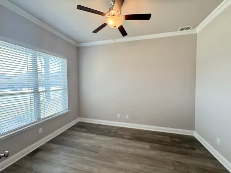 2817 Bobcat Dr — Photo 2