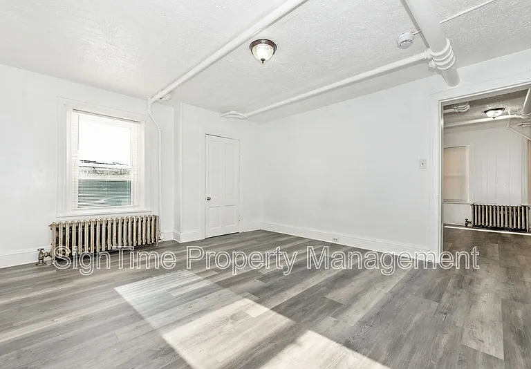 220 Summit Ave #BASEMENT — Photo 15