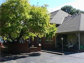 3rd image of 820 W 55th St