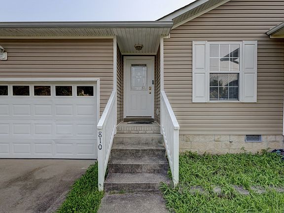 3rd image of 810 Shetland Dr