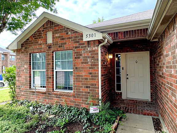 2nd image of 5301 Comanche Wells Dr