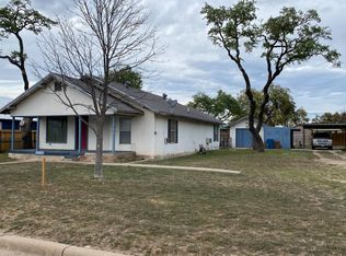 8 E Rochefort St, Eden, TX 76837