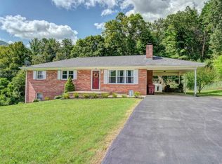 208 Mountain View Cir, Hampton, TN 37658