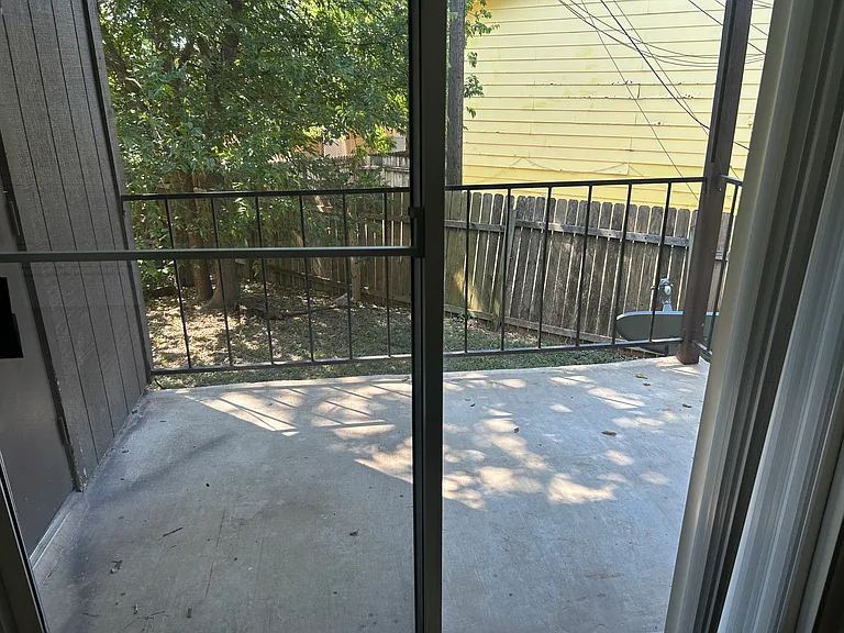 202 Oak Trail Dr #B — Photo 9