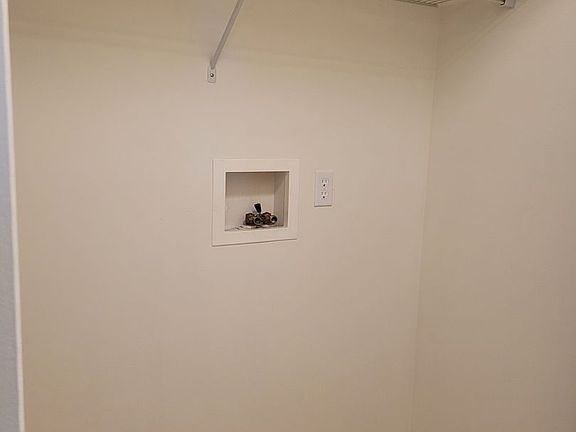 5th image of 670 Bassett Dr #3D