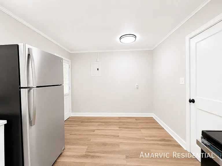 1107 College St #B — Photo 3