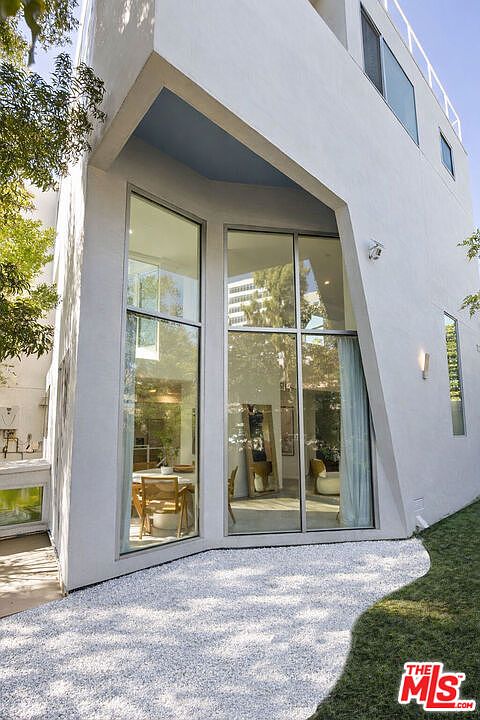1244 14th St #A, Santa Monica, CA 90404 | MLS #26706671 | Zillow