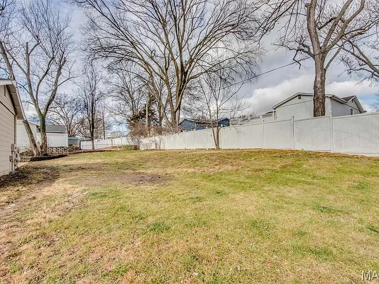 359 Palermo Dr — Photo 36