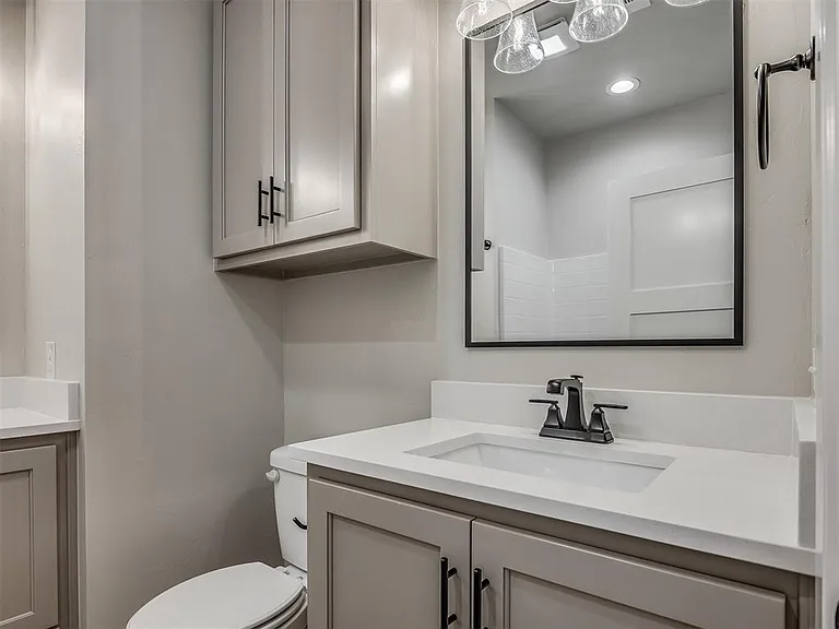 924 Kyle Dr — Photo 30